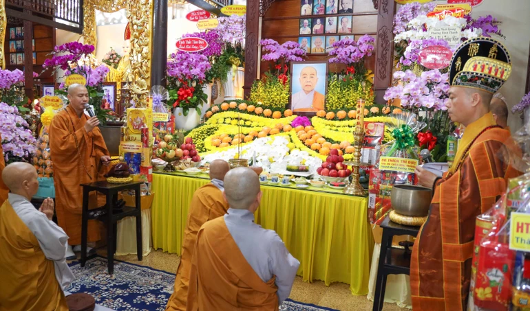 Khóa lễ cung tiến Giác linh Ni trưởng Thích nữ Như Hòa tại tổ đường chùa Dược Sư (P.Bình Lợi Trung, TP.HCM) - Ảnh: Nguyên Tài/BGN