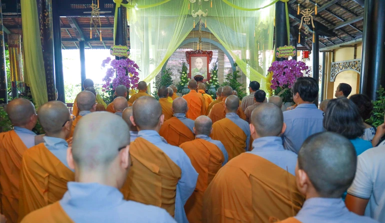 Trang nghiêm Lễ tưởng niệm Trưởng lão Hòa thượng Thích Minh Nhuận tại chùa Long Vân (P.Bình Thạnh, TP.HCM) - Ảnh: Nguyên Tài/BGN