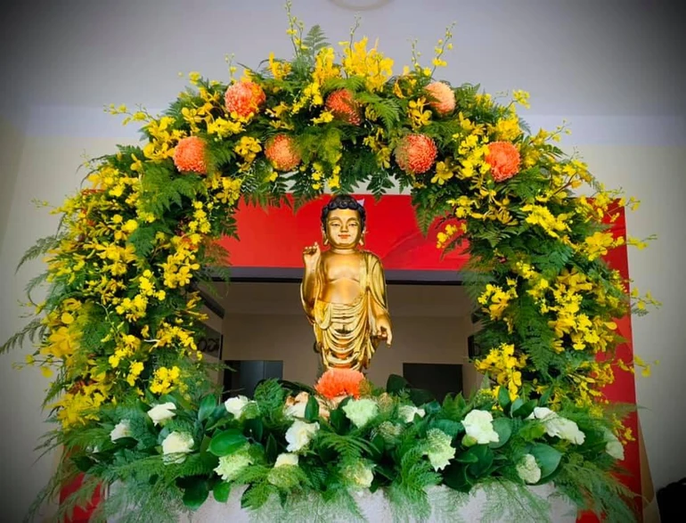 Tôn tượng Phật sơ sinh tại trụ sở tòa soạn báo Giác Ngộ