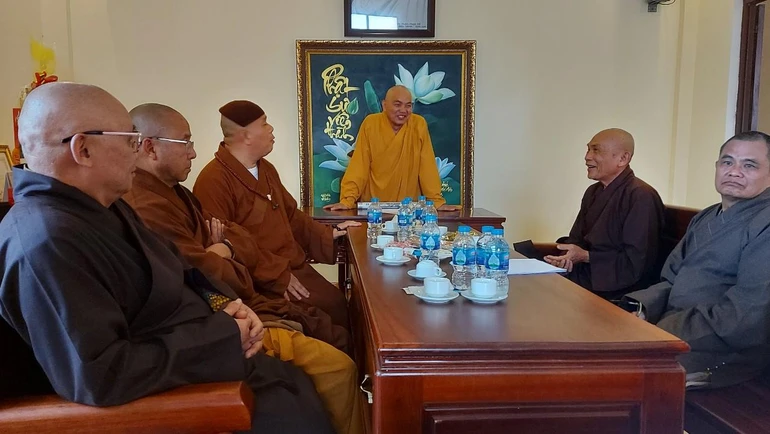 Chư tôn đức tại buổi họp