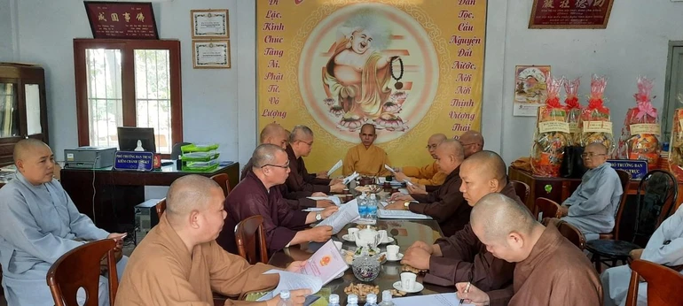 Chư tôn đức Tăng Ni tham dự phiên họp