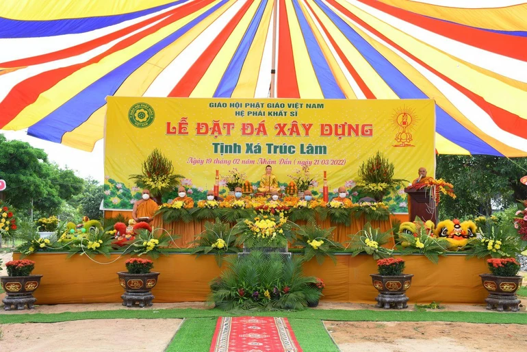 Chư tôn đức chứng minh lễ đặt đá xây dựng tịnh xá Trúc Lâm