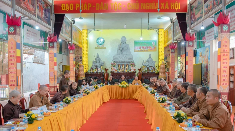 Quang cảnh phiên họp