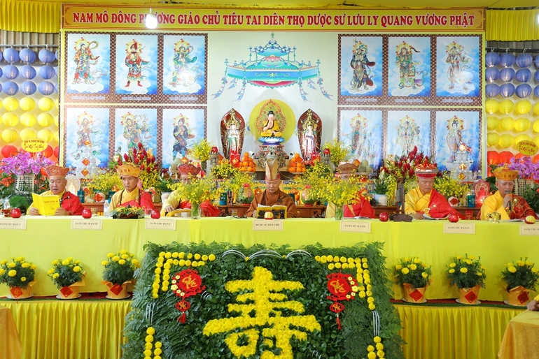 Lễ tạ đàn Dược Sư thất châu tại chùa Phước Ân (H.Bình Chánh, TP.HCM)