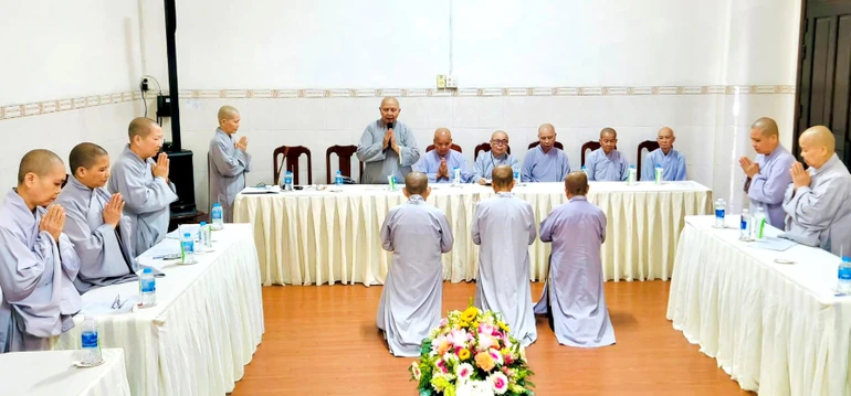 Phân ban Ni giới tỉnh Vĩnh Long họp tại chùa Hội Đức