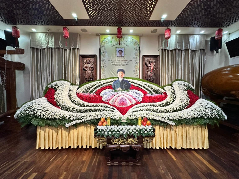 Di ảnh cố Nghệ sĩ Nhân dân Diệp Lang tại lễ đường chùa Tường Nguyên 