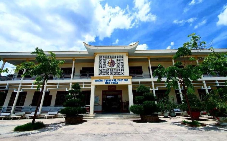 Trường Trung cấp Phật học tỉnh Bình Thuận (Tòng lâm Vạn Thiện, Khu dân cư Hùng Vương, P.Phú Thủy, TP.Phan Thiết)