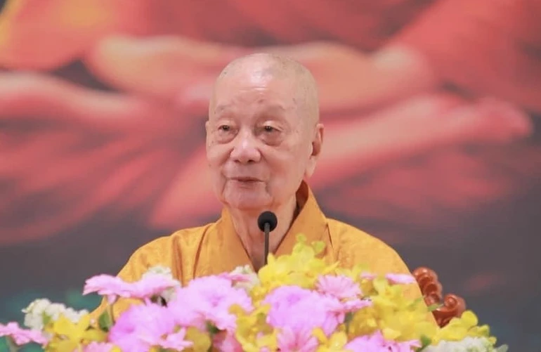 Đức Pháp chủ ban pháp thoại đến gần 2.000 Tăng, Ni và Phật tử - Ảnh: Bảo Toàn/BGN