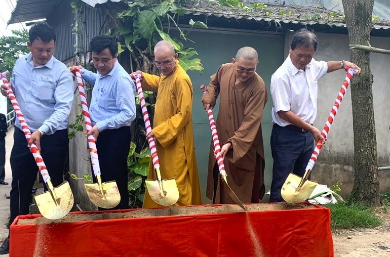 Khởi công xây dựng cầu nông thôn tại ấp Bình Thủy, xã Thanh Bình, H.Vũng Liêm, Vĩnh Long