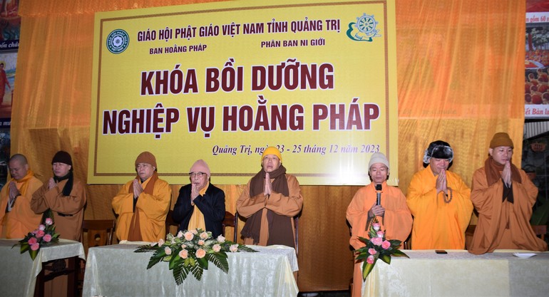 Niệm Phật cầu gia hộ