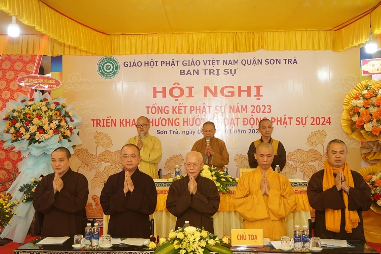 Niệm Phật cầu gia hộ