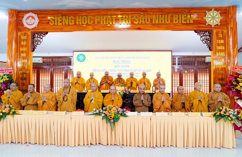 Chư tôn giáo phẩm niệm Phật cầu gia hộ