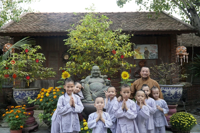 Đại đức Thích Huệ Phát - người thầy, cũng là người cha trong lòng các chú tiểu