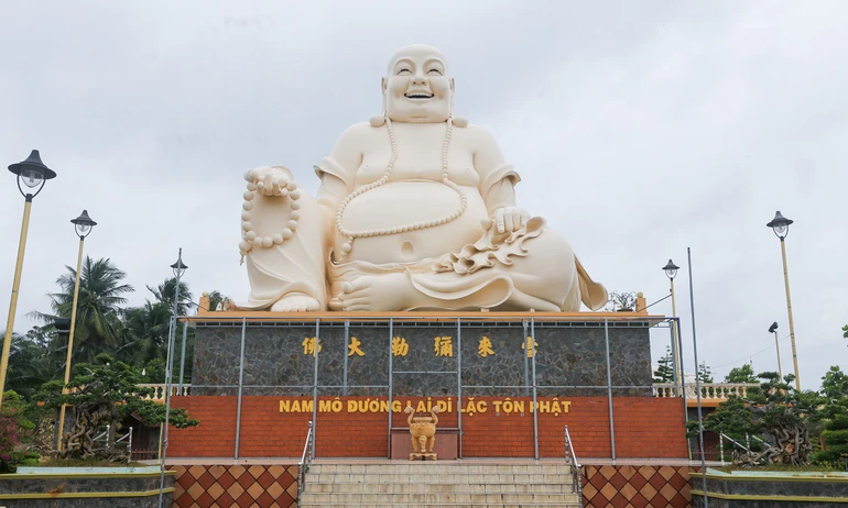 Tượng Phật Di Lặc tại chùa Vĩnh Tràng, Tiền Giang - Ảnh: Trần Quỳnh/VnExpress