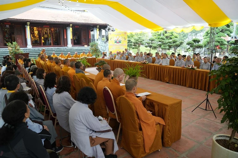 Buổi tọa đàm “Chào mừng Đại lễ Vesak Liên Hiệp Quốc 2025" tại chùa Vạn Phúc