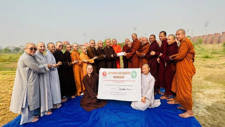 Trao tịnh tài hỗ trợ số tiền 200 triệu đồng đến chư Tăng, người dân Myanmar bị ảnh hưởng nặng nề bởi trận động đất ngày 28-3 vừa qua