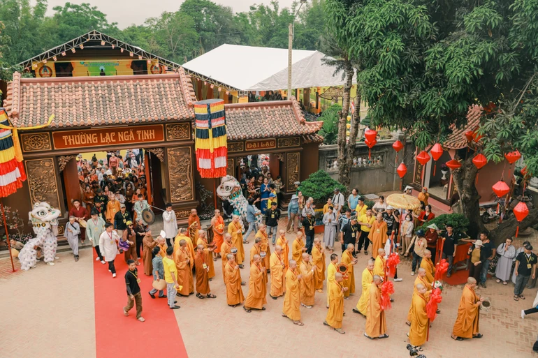 Cung thỉnh long vị Tổ sư Từ Khánh - Thiền Diên từ tổ đình Hoằng Nhơn về tổ đình Thiên Bình