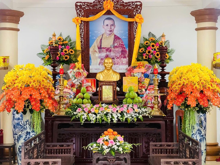 Di ảnh Hòa thượng Thích Tâm Hoàn tại tổ đình Long Khánh