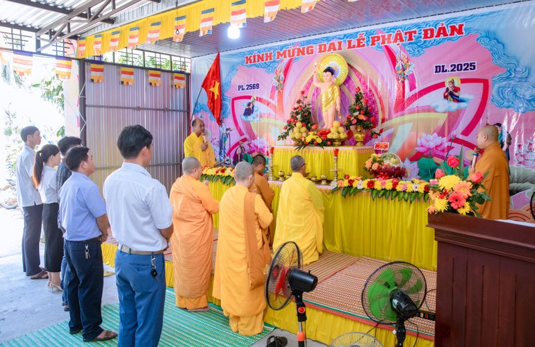 Trang nghiêm khóa lễ