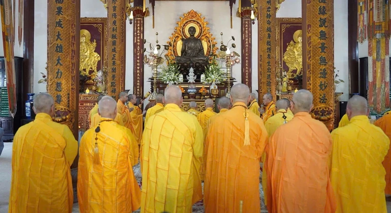 Lễ khai kinh được cử hành tại chánh điện tổ đình Từ Đàm