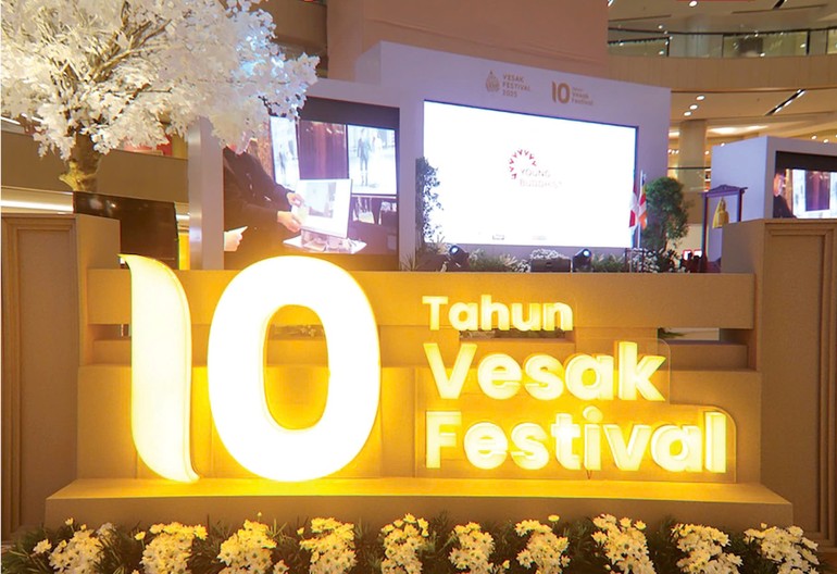 Đại lễ Phật đản 2025 do Hội Thanh niên Phật tử Indonesia tổ chức đánh dấu chặng đường 10 năm hình thành và phát triển của một trong những lễ hội Phật giáo có quy mô lớn nhất tại đây