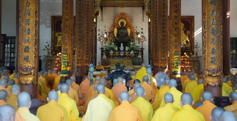 Lễ thọ an cư tại chánh điện tổ đình Từ Đàm