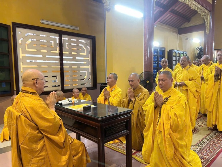 Chư Tăng tác pháp thọ an cư