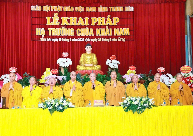 Niệm Phật cầu gia hộ