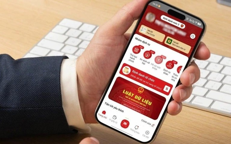 Người dân cần cảnh giác với những lời mời cài ứng dụng VNeID