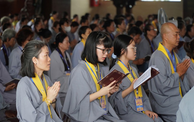 Hơn 1.000 Phật tử tham dự Khóa tu "Một ngày an lạc" được tổ chức ở Cơ sở II - Học viện Phật giáo VN tại TP.HCM