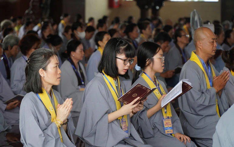 Hơn 1.000 Phật tử tham dự Khóa tu "Một ngày an lạc" được tổ chức ở Cơ sở II - Học viện Phật giáo VN tại TP.HCM