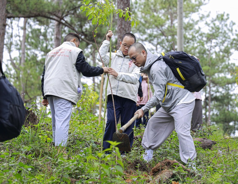 Quý thầy hướng dẫn trồng cây