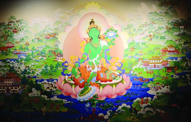 Thangka thường được đặt trên bàn thờ và được dùng làm điểm tập trung cho việc cúng dường, lễ lạy và tụng niệm. Đối với người tu theo Kim cương thừa, Thangka còn là công cụ hỗ trợ thiền định và quán tưởng