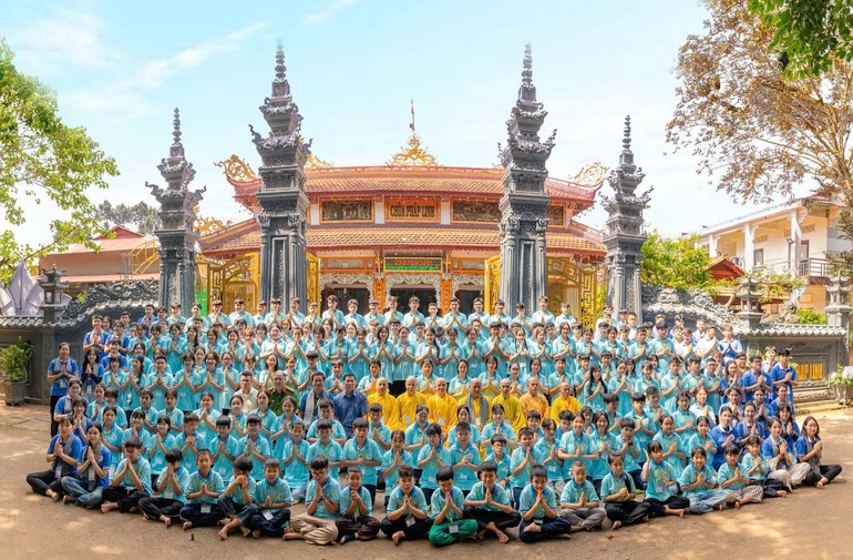 Khóa tu mùa hè lần thứ IX với chủ đề “Ươm mầm ước mơ” tại chùa Pháp Linh với sự tham dự của hơn 200 tu sinh 