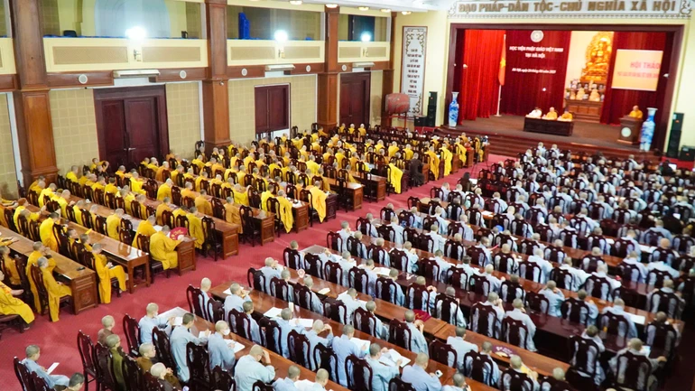 Gần 500 Tăng Ni sinh Học viện Phật giáo VN tại Hà Nội tham dự