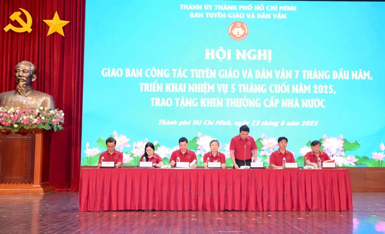 Lãnh đạo Ban Tuyên giáo và Dân vận Thành ủy TP.HCM chủ trì hội nghị