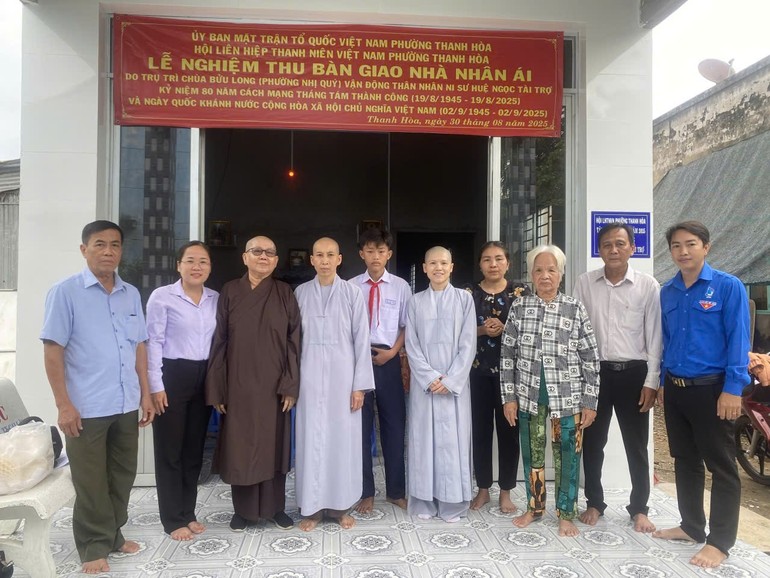 Lễ nghiệm thu, bàn giao nhà Nhân ái đến gia đình em Nguyễn Thiên Phúc, ngụ tại KP.2, P.Thanh Hòa, Đồng Tháp