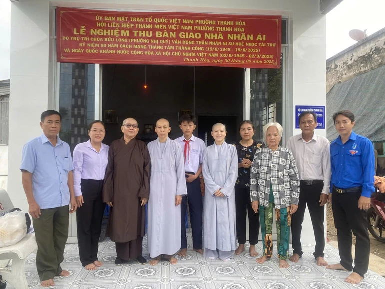 Lễ nghiệm thu, bàn giao nhà Nhân ái đến gia đình em Nguyễn Thiên Phúc, ngụ tại KP.2, P.Thanh Hòa, Đồng Tháp