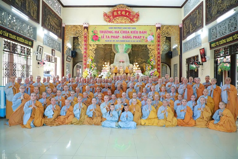 Lưu niệm sau Lễ Tự tứ kết thúc mùa An cư kiết hạ tại hạ trường Kiều Đàm
