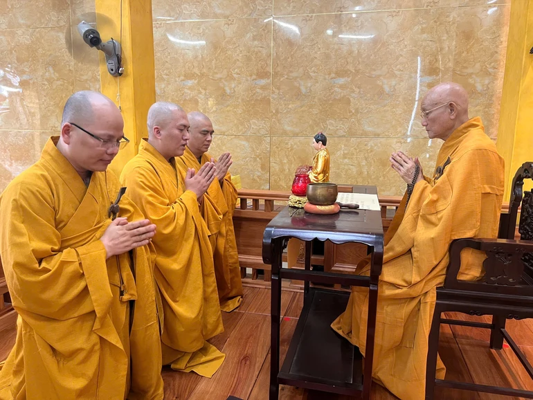 Chư Tăng hành giả an cư tại hạ trường Tuyền Lâm tác pháp Tự tứ