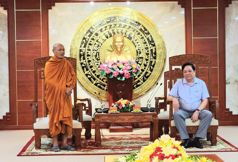 Hòa thượng Thạch Hà phát biểu trong buổi gặp gỡ tại UBND tỉnh Cà Mau