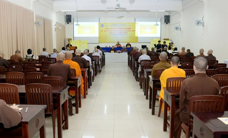 Có 56 thí sinh tham dự kỳ thi tuyển sinh thạc sĩ Phật học khóa IX năm 2025 do Học viện Phật giáo VN tại TP.HCM tổ chức - Ảnh: Bảo Toàn/BGN