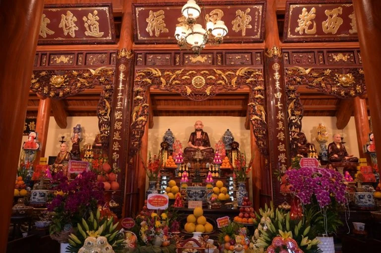 Ngôi Tổ đường chùa Đông Chấn