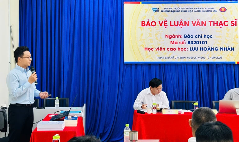 Học viên Lưu Hoàng Nhân trình bày đề tài nghiên cứu