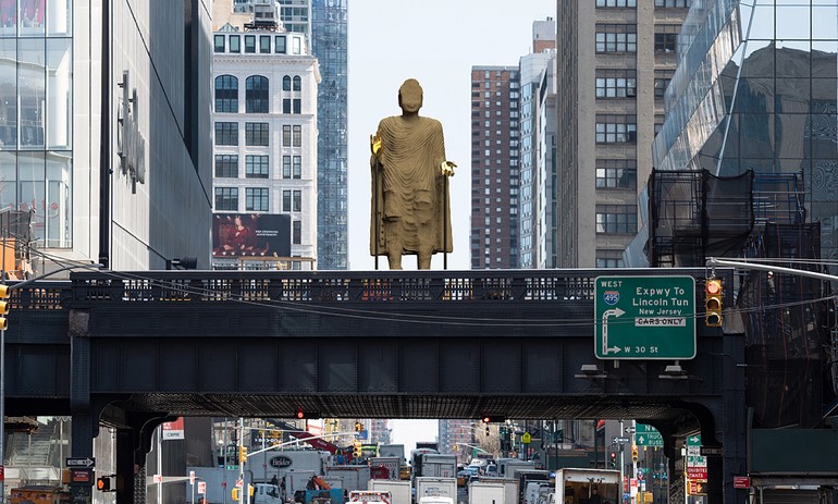 Tượng Phật của nghệ sĩ gốc Việt Tuan Andrew Nguyen trên công viên High Line, New York - Ảnh: High Line