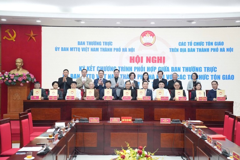 Lưu niệm sau hội nghị
