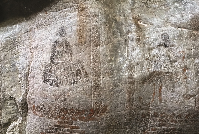 Bộ tranh khắc ma nhai 18 vị La Hán động Liên Hoa, chùa Phong Phú (phường Tây Hoa Lư, tỉnh Ninh Bình)