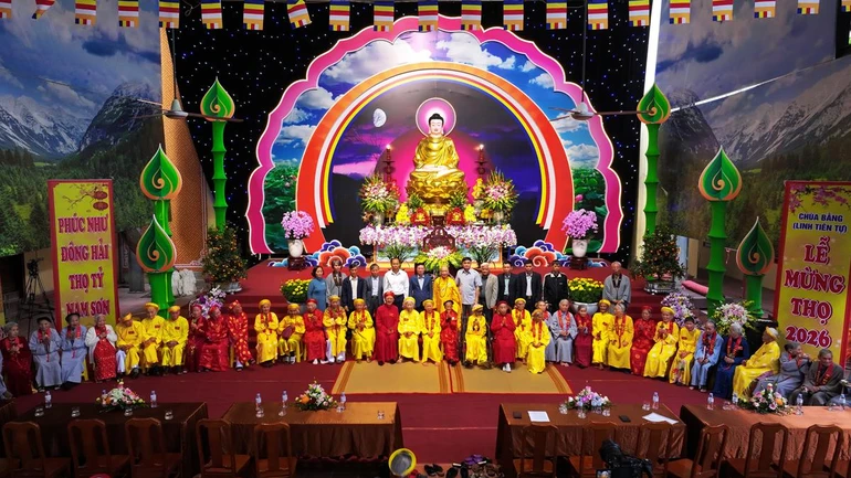 Lễ mừng thọ Phật tử cao niên tại chùa Bằng