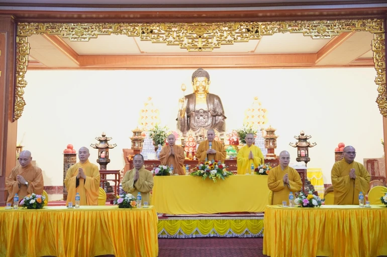 Niệm Phật cầu gia hộ