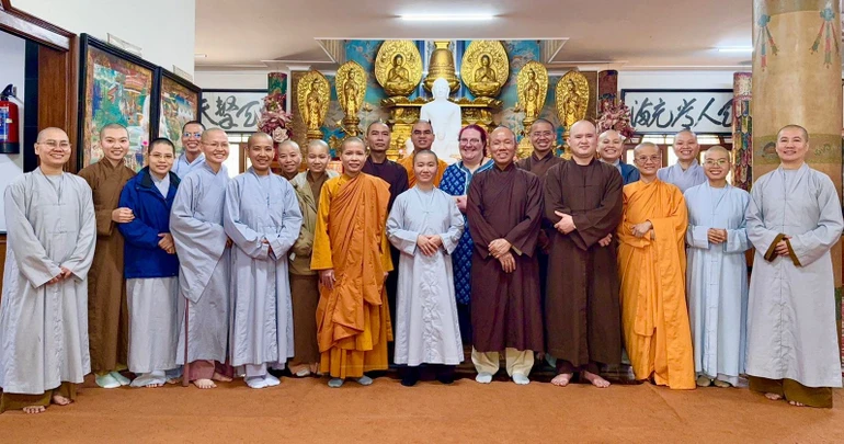 Lưu niệm sau lễ Bố-tát